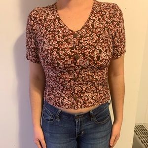 Short sleeve floral top